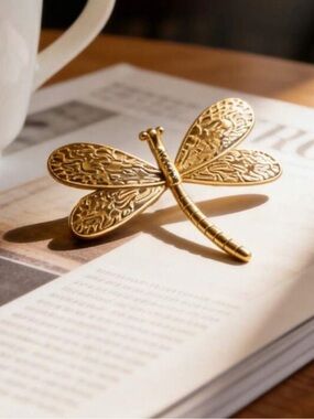 Maison Elegance Gold Dragonfly Brooch